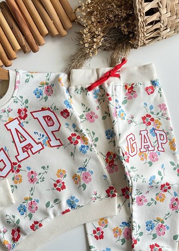 Gap GAP Renkli Çiçek Desenli Kız Eşofman Takımı