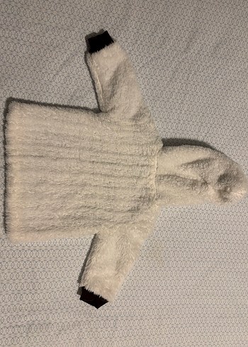 Kapüşonlu Erkek Çocuk Beyaz Peluş Mont - Görsel 2