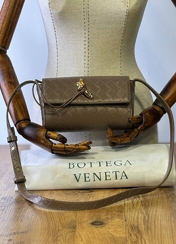 Bottega Veneta Bottega Veneta Size 21 x 12