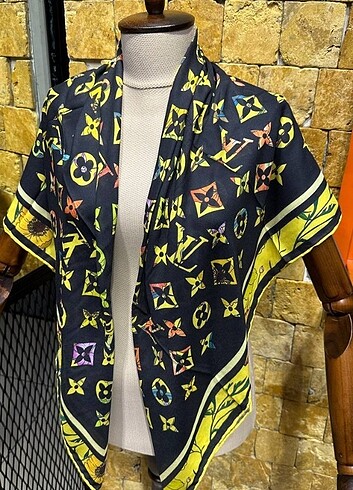 Beden çeşitli Renk Louis Vuitton square scarf High quality material With box Louis
