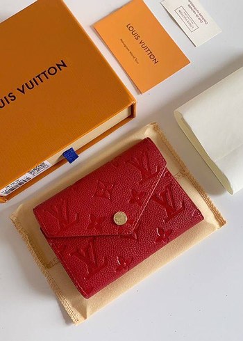 Louis Vuitton victory wallet