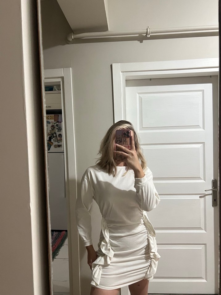 Beyaz Uzun Kollu Mini Elbise - Görsel 4