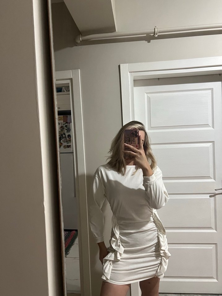 Beyaz Uzun Kollu Mini Elbise - Görsel 3