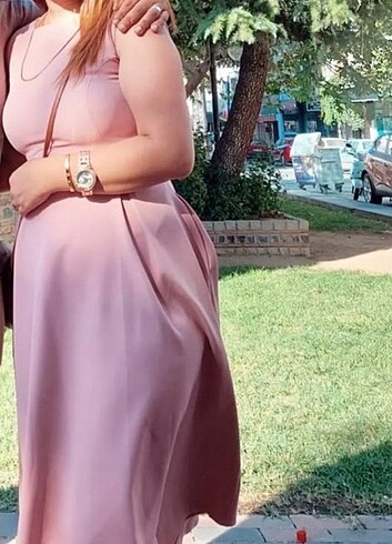Pudra renk rahat elbise