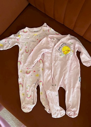 Pembe Bağlama Desenli Bebek Tulumları