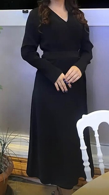Nazik saten kumaş, ipek benzeri elbise
