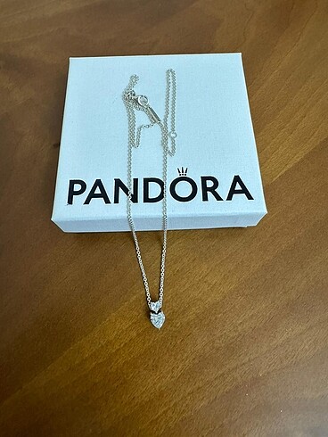Pandora @pandora