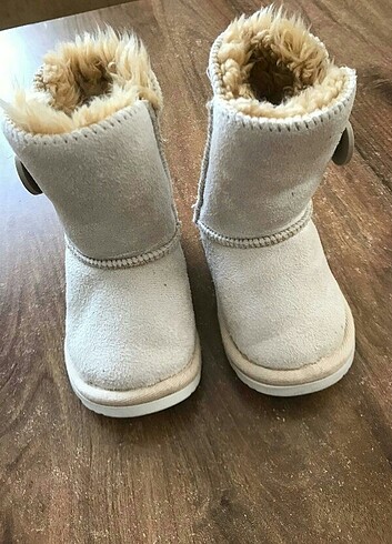 22 numara ugg bot