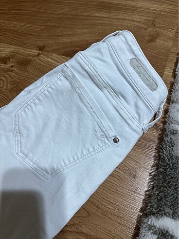 s Beden beyaz Renk Paçası kesikli beyaz jeans tess
