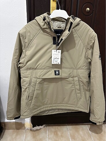 Pull & Bear kanguru cepli mont