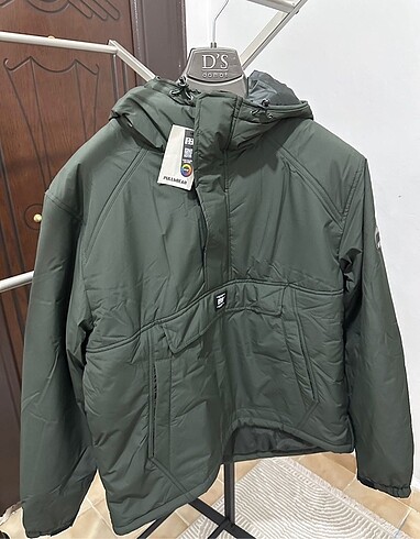 Pull and Bear Pull& Bear kanguru cepli mont