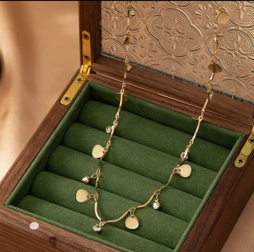 Zincir Detaylı Altın Renk Gövde Zinciri - Görsel 2