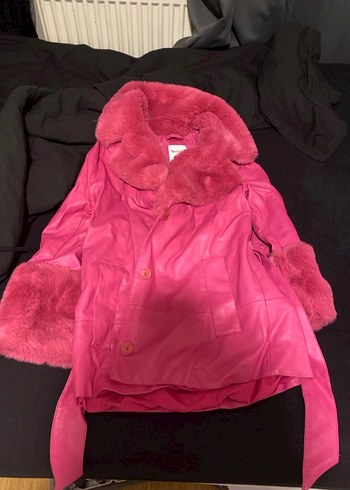 Bershka Pelus Detayli Deri Gorunumlu Ceket