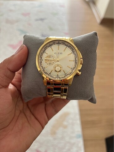GUESS SAAT