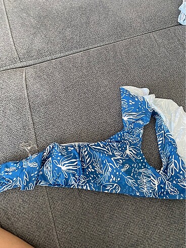 Bikini üstü