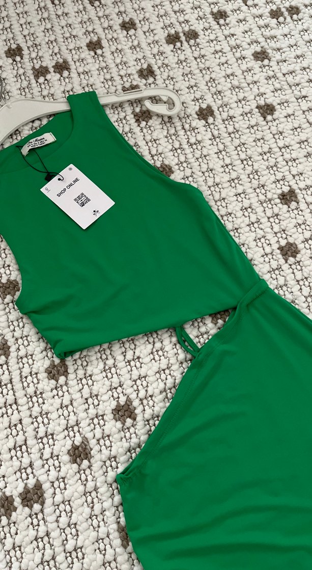 Yeşil V Yaka Uzun Sırt Dekolteli Elbise - Görsel 3