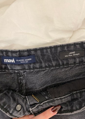 Gri Düğmeli Rahat Kesim Kadın Kot Pantolon - Görsel 3