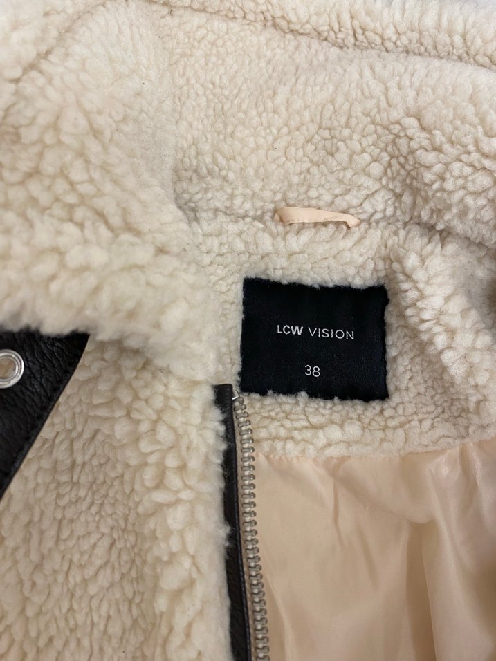 Kürklü Bej Kadın Mont - Görsel 3