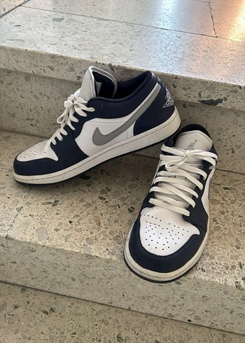 JORDAN 1 LOW