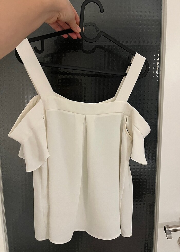 Omuzları Dökümlü Bluz - Görsel 2