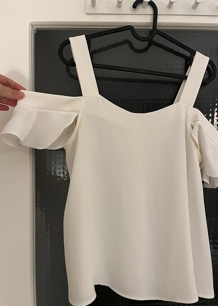Omuzları Dökümlü Bluz - Görsel 4
