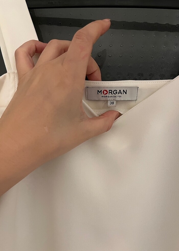 Omuzları Dökümlü Bluz - Görsel 3