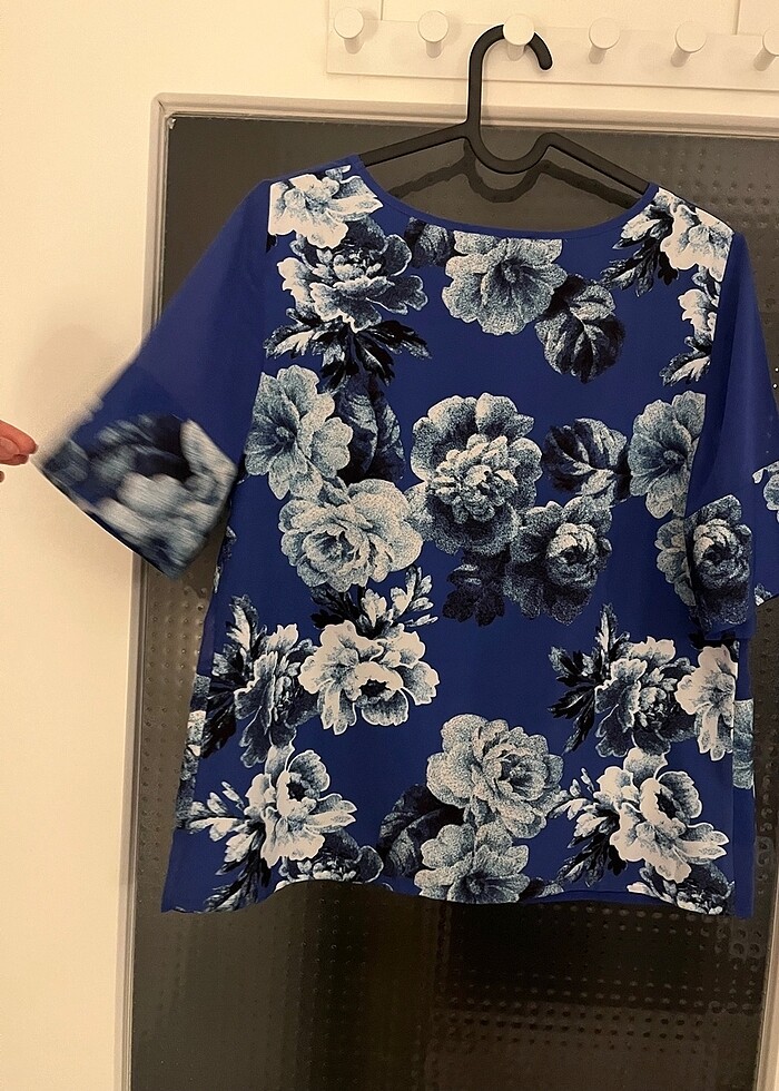 Çiçekli şık bluz - Görsel 4