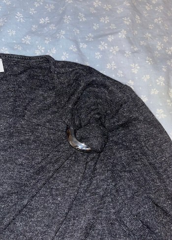 Düğmeli Gri Uzun Kollu Yaka detaylı  Kadın Bluz - Görsel 2