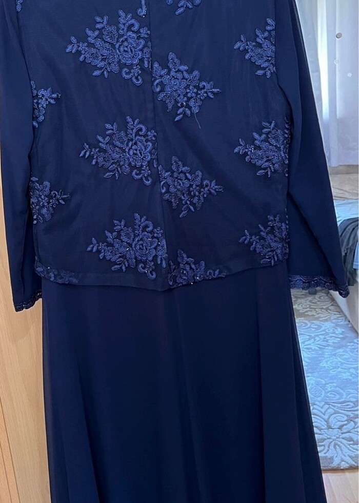 Tesettüre uygun lacivert abiye - Görsel 3