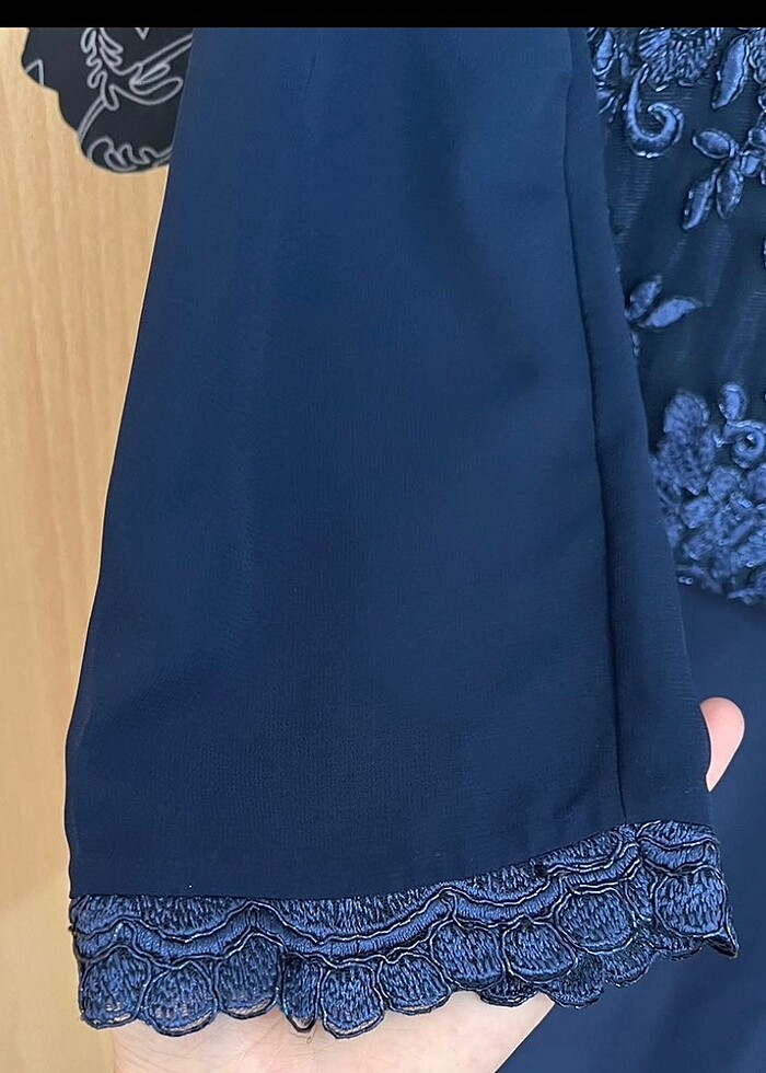Tesettüre uygun lacivert abiye - Görsel 4