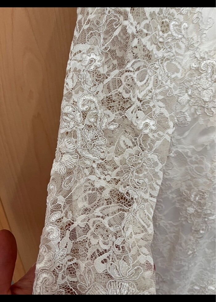 Dantelli beyaz nikah elbisesi bir kez giyildi - Görsel 4