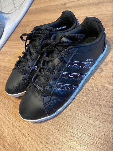 37,5 Beden adidas spor ayakkabı
