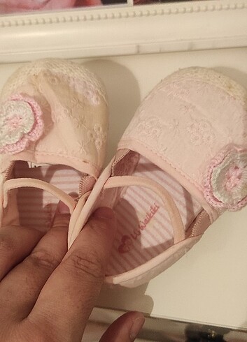 LC Waikiki Sıfır ayarinda bebek ayakkabısı 