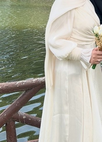 Hülya Keser abiye 42 beden ve ışıltılı şalı