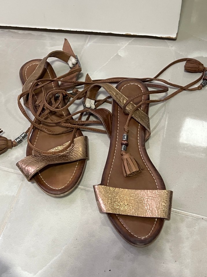 Deri Bohem Tarzı Dolgu Topuklu Kadın Sandalet - Görsel 3