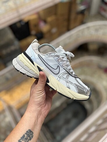 Nike V2K Run