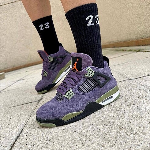 Air Jordan Retro 4 Canyon Purple