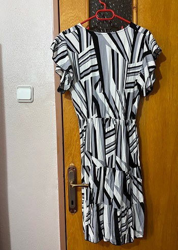 Diğer Zebra Desenli V Yaka Midi Elbise
