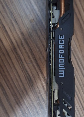 Beden Renk Gigabyte R9 390 8GB 512-bit Ekran Kartı
