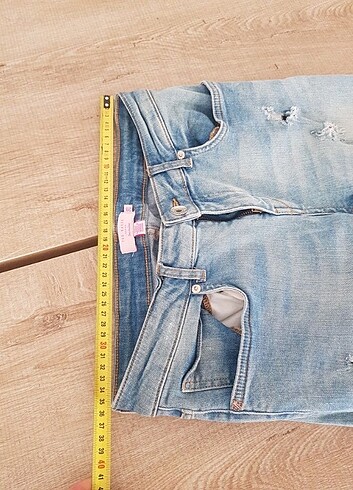 28 Beden mavi Renk Yırtık detaylı kot jean pantolon ted baker