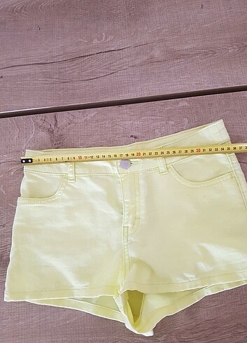 xs Beden sarı Renk H&m mini şort 