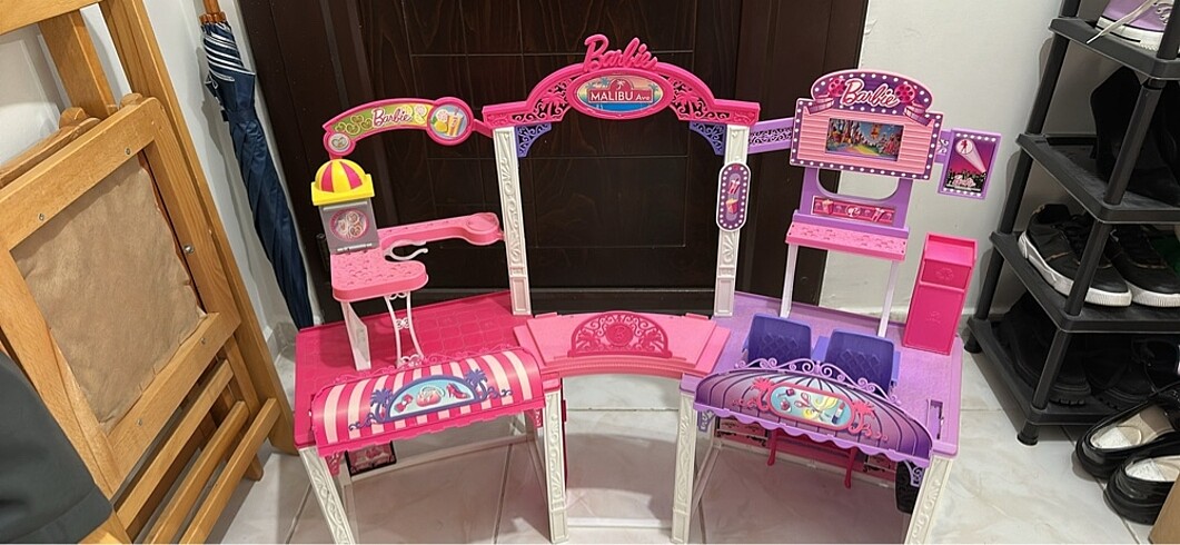 Barbie oyun evi