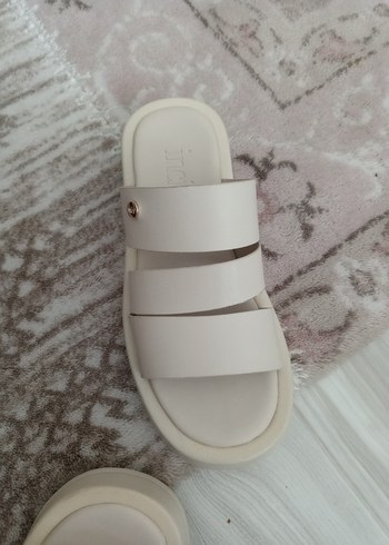 krem Dolgu Topuklu Kadın terlik - Görsel 3