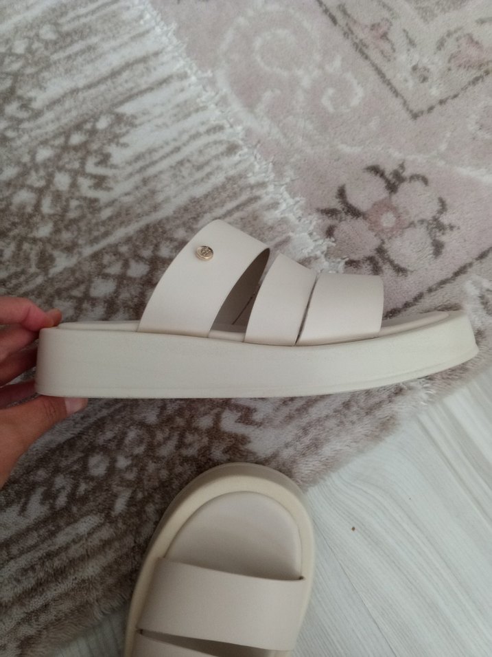 krem Dolgu Topuklu Kadın terlik - Görsel 2