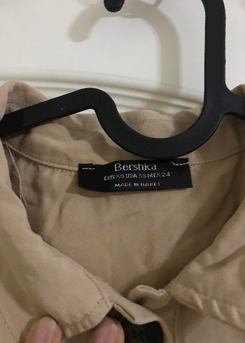 Düğmeli Kısa Kollu Bej Tulum - Görsel 2