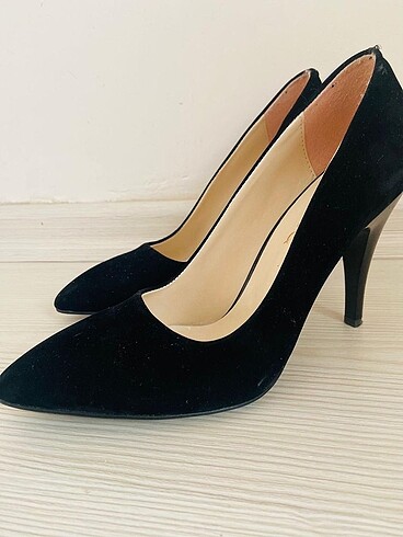 Pierre Cardin Stiletto