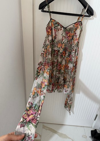 Mini çiçekli elbise - Görsel 3