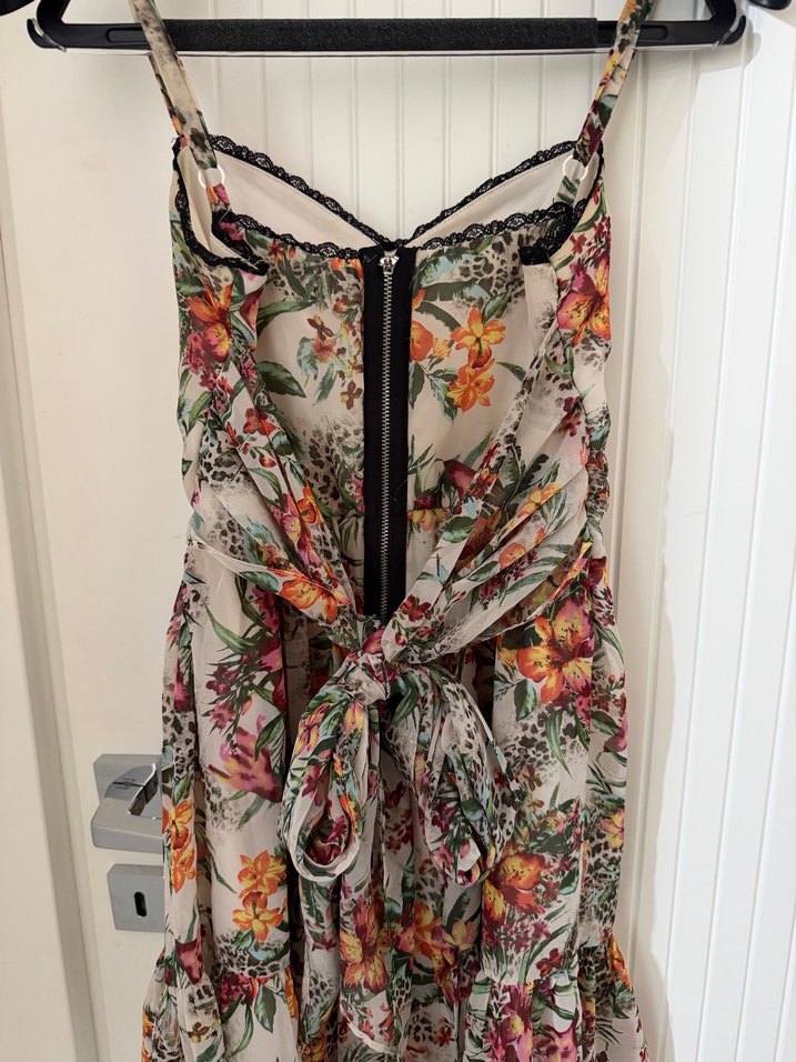 Mini çiçekli elbise - Görsel 5