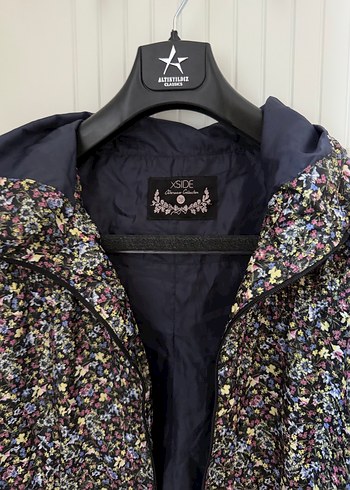 Çiçek Desenli yağmurluk - Görsel 2