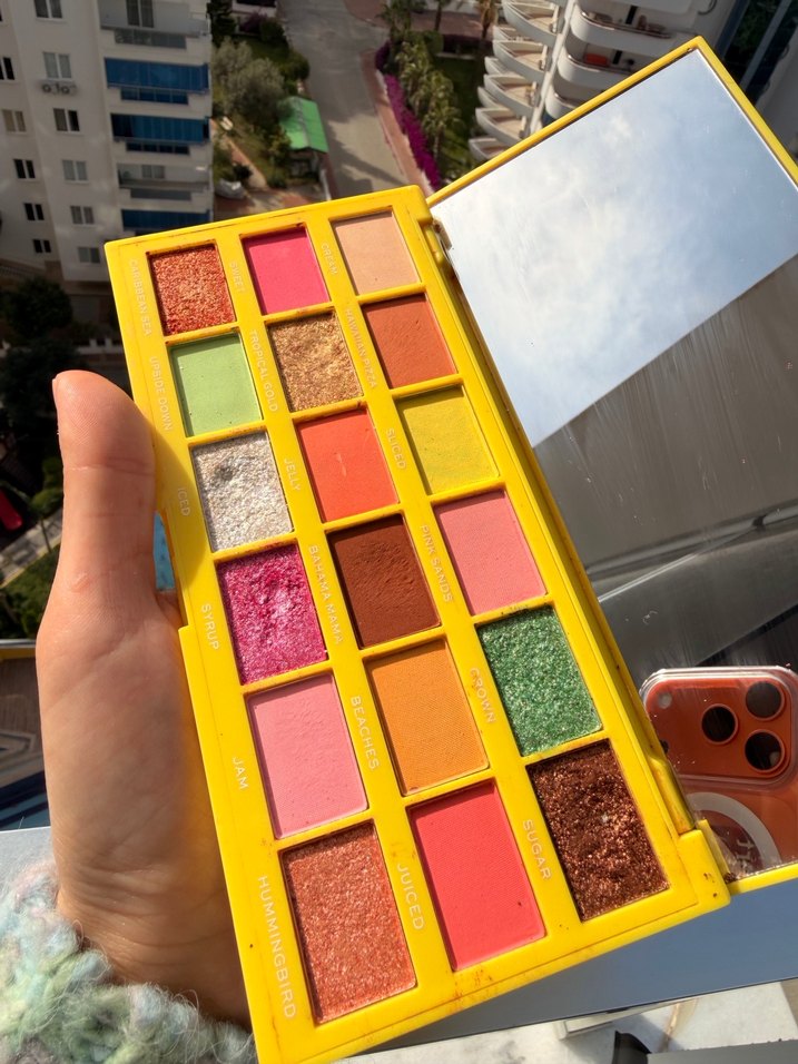 Revolution Ananas Desenli far paleti - Görsel 3